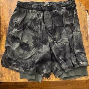 lululemon Dark Tie-Dye Men's Athletic Shorts Size M
